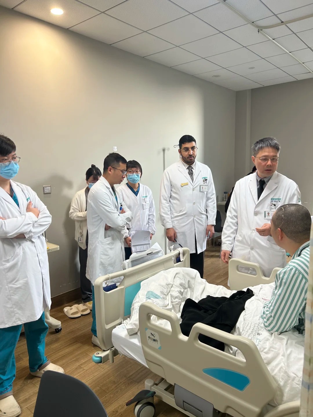 Doctor-patient consultation at BDG